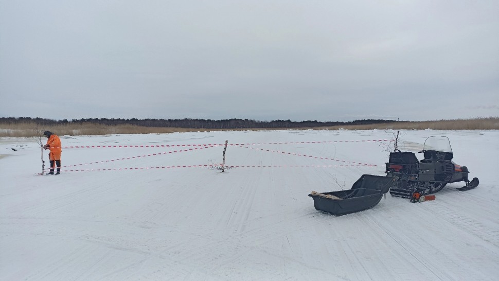 В Северодвинске три машины провалились под лёд